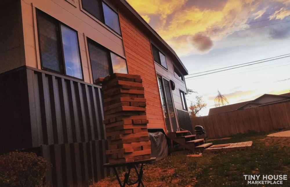 Cedar Queen 28' Tiny Home on Wheels - Image 3 Thumbnail