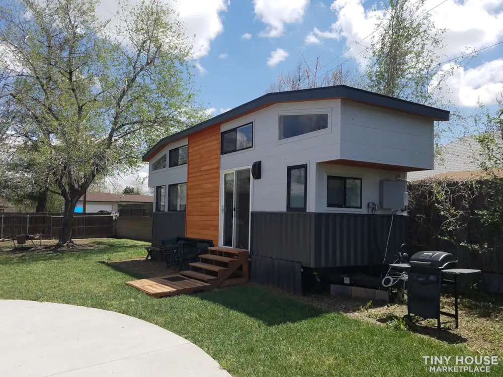 Cedar Queen 28' Tiny Home on Wheels - Image 2 Thumbnail