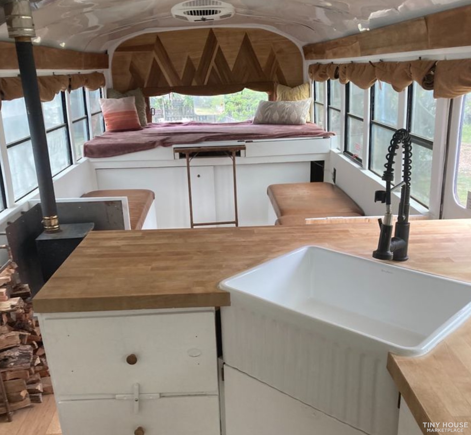 Fully off-grid capable tiny home/converted bus - Image 1 Thumbnail