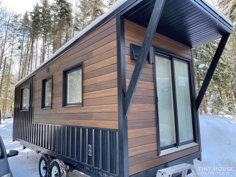 FULLY OFF GRID TINY HOME ON WHEELS BRAND NEW! - Image 2 Thumbnail