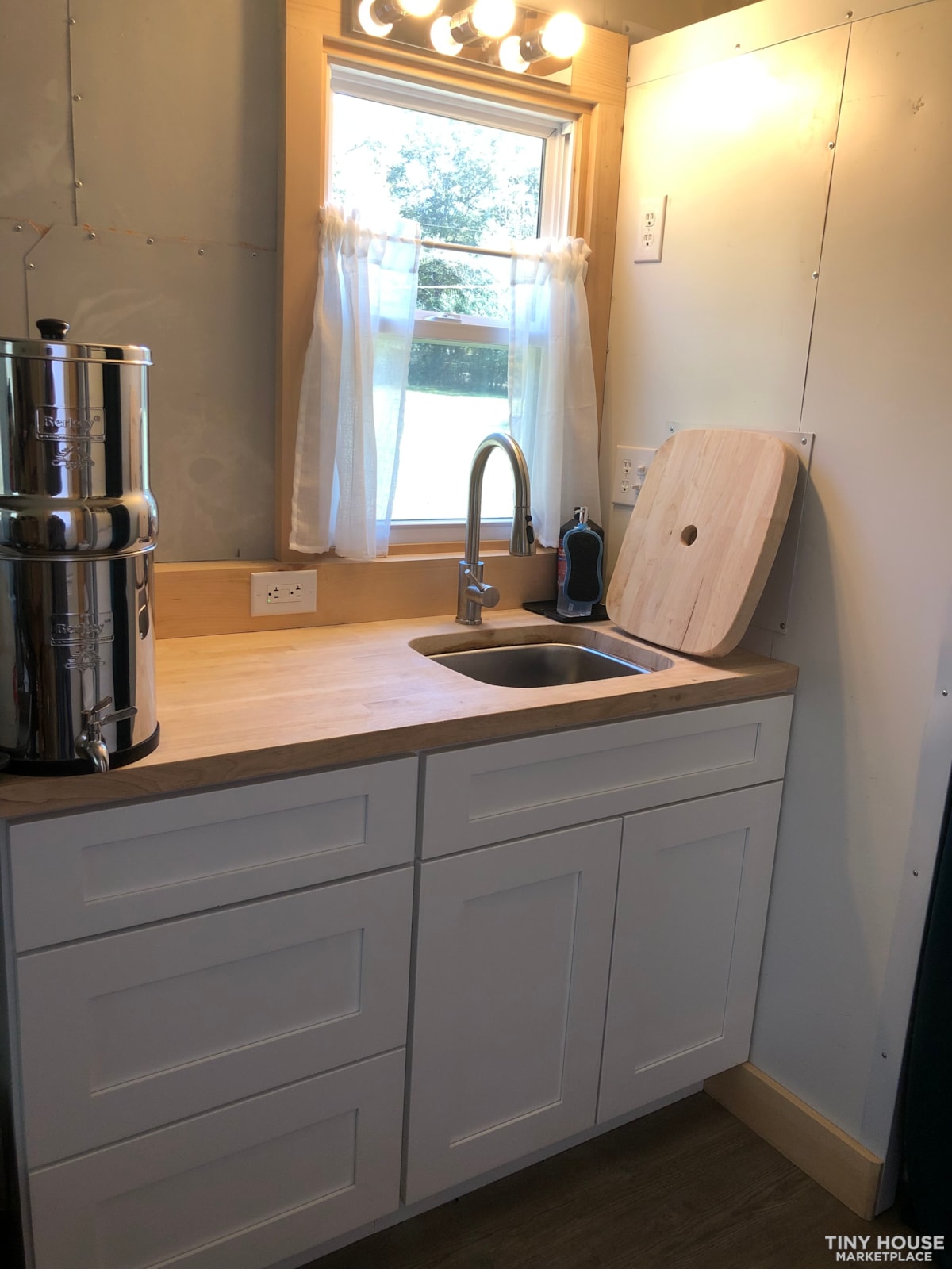 Fully Off-Grid Tiny House For Sale  - Image 4 Thumbnail