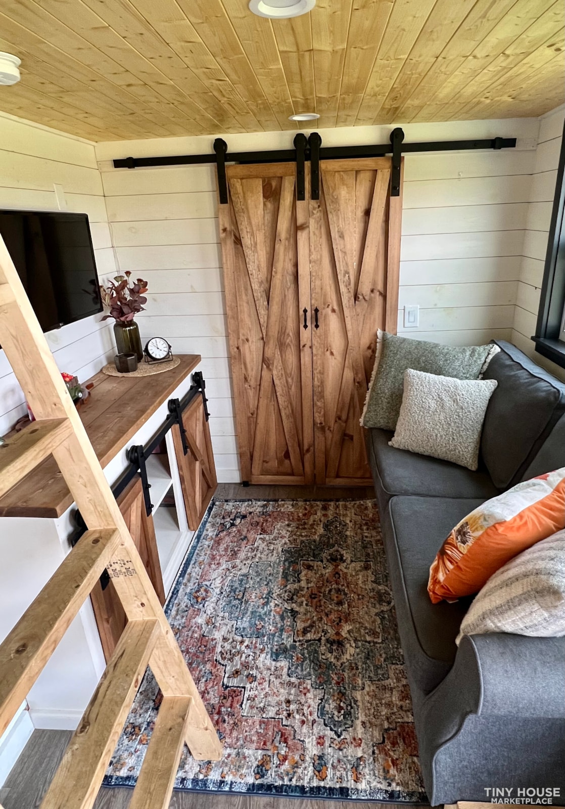 Furnished Beautiful Tiny Home 26Ft - Image 3 Thumbnail