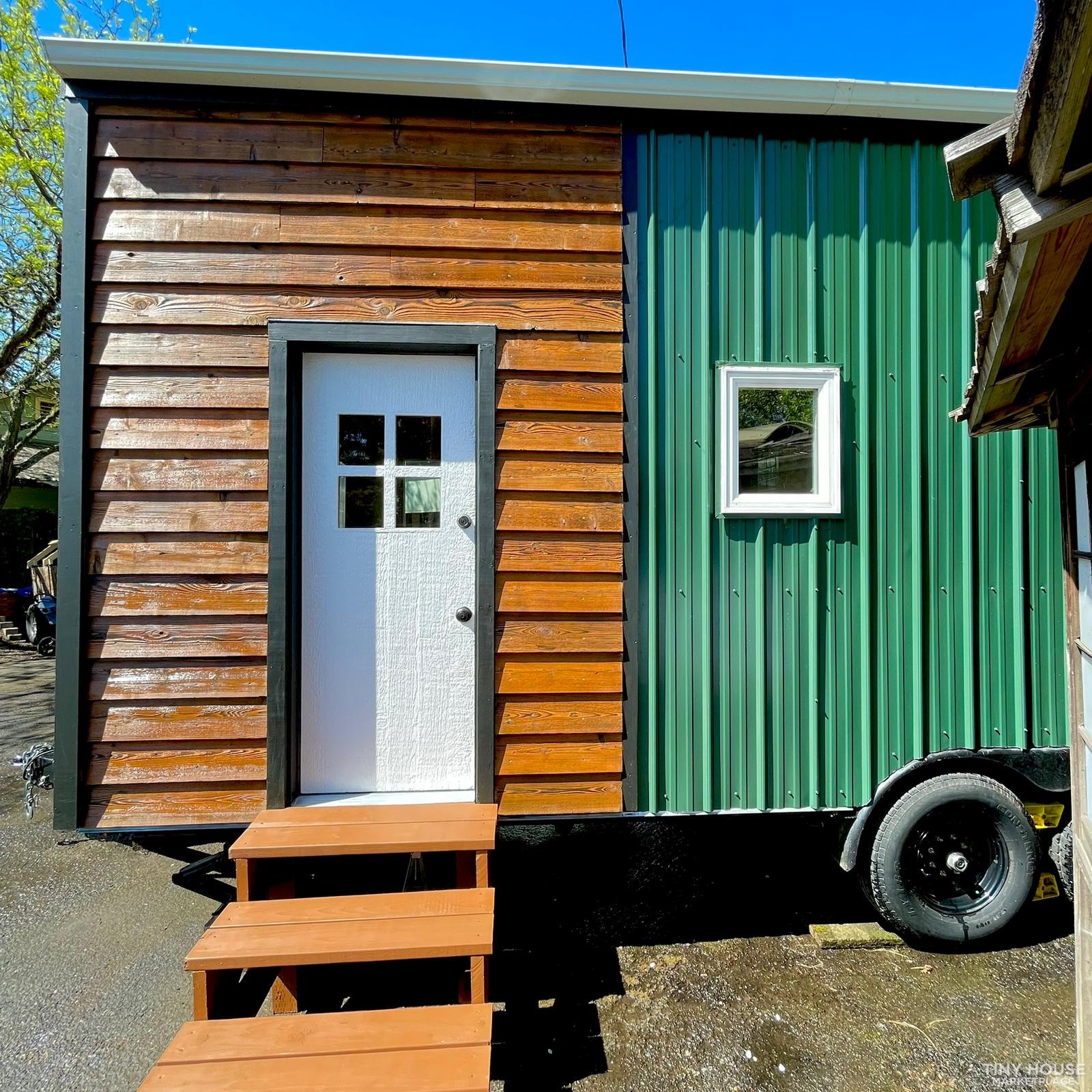 Gorgeous 22' Complete and Ready to Live Tiny House Double Loft and Big Kitchen - Image 4 Thumbnail