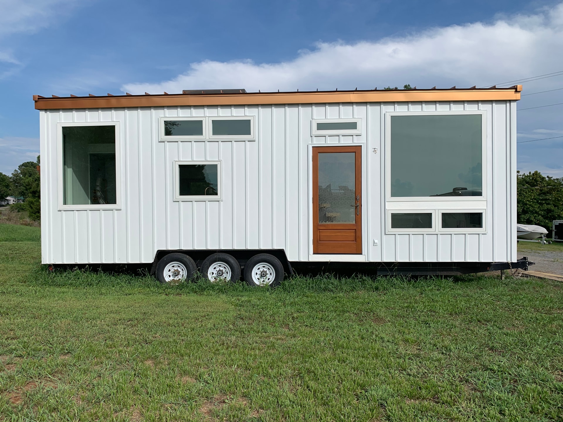 Gorgeous custom tiny home - Image 2 Thumbnail