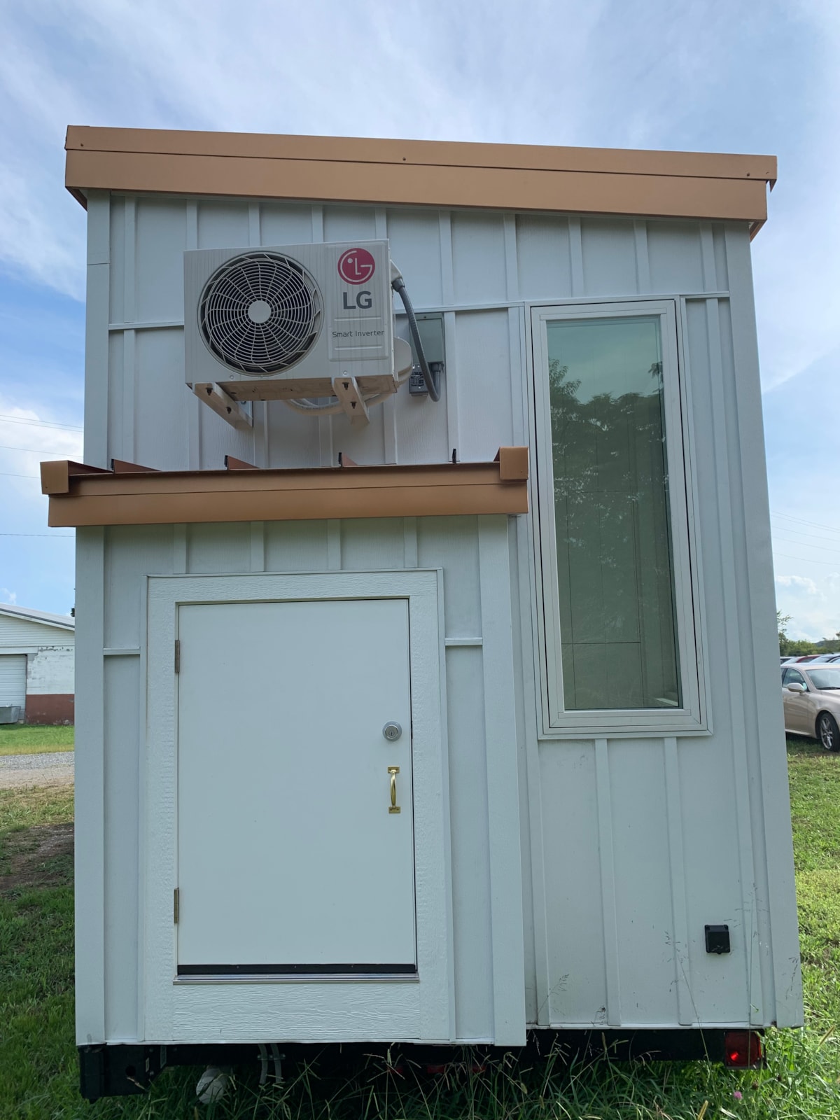 Gorgeous custom tiny home - Image 4 Thumbnail