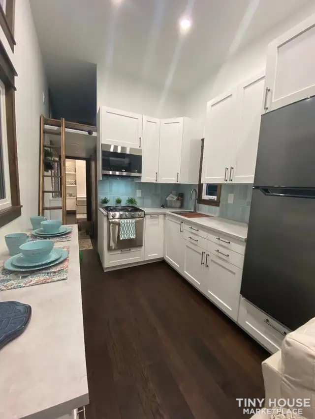 Gorgeous new Tiny house on wheels for sale - Image 3 Thumbnail