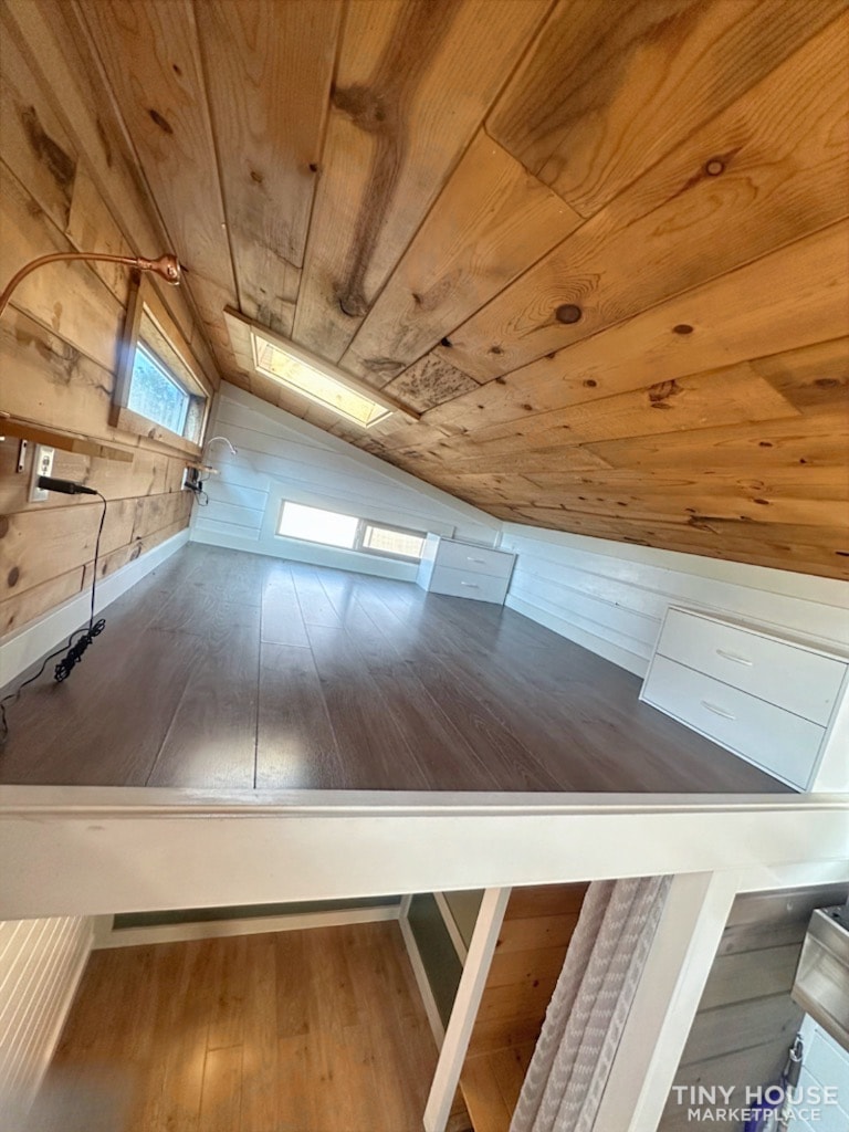 Gorgeous Spacious Tiny Home on Wheels- ID - Image 2 Thumbnail