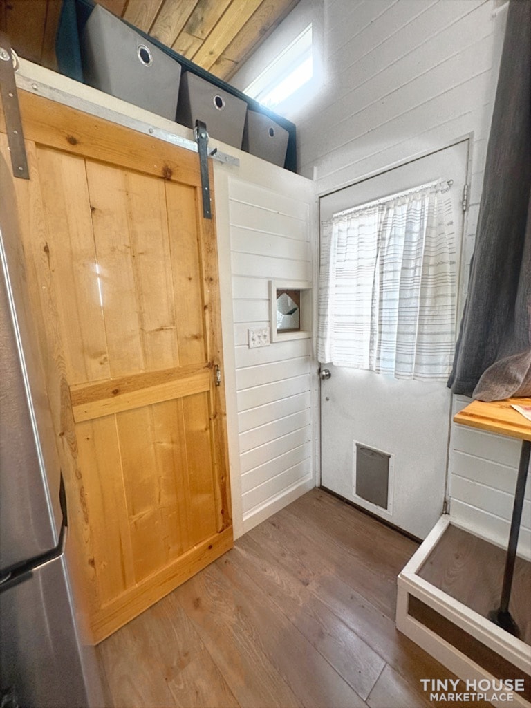 Gorgeous Spacious Tiny Home on Wheels- ID - Image 3 Thumbnail