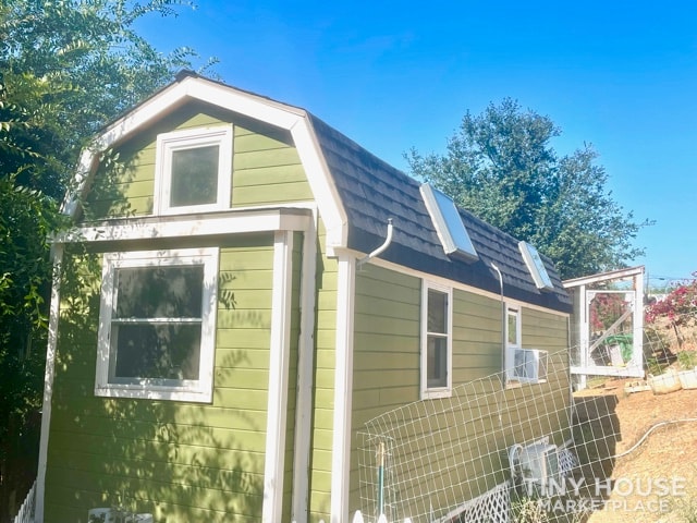 Gorgeous Tiny Home on Wheels – Reduced for Fast Sale  - Image 2 Thumbnail