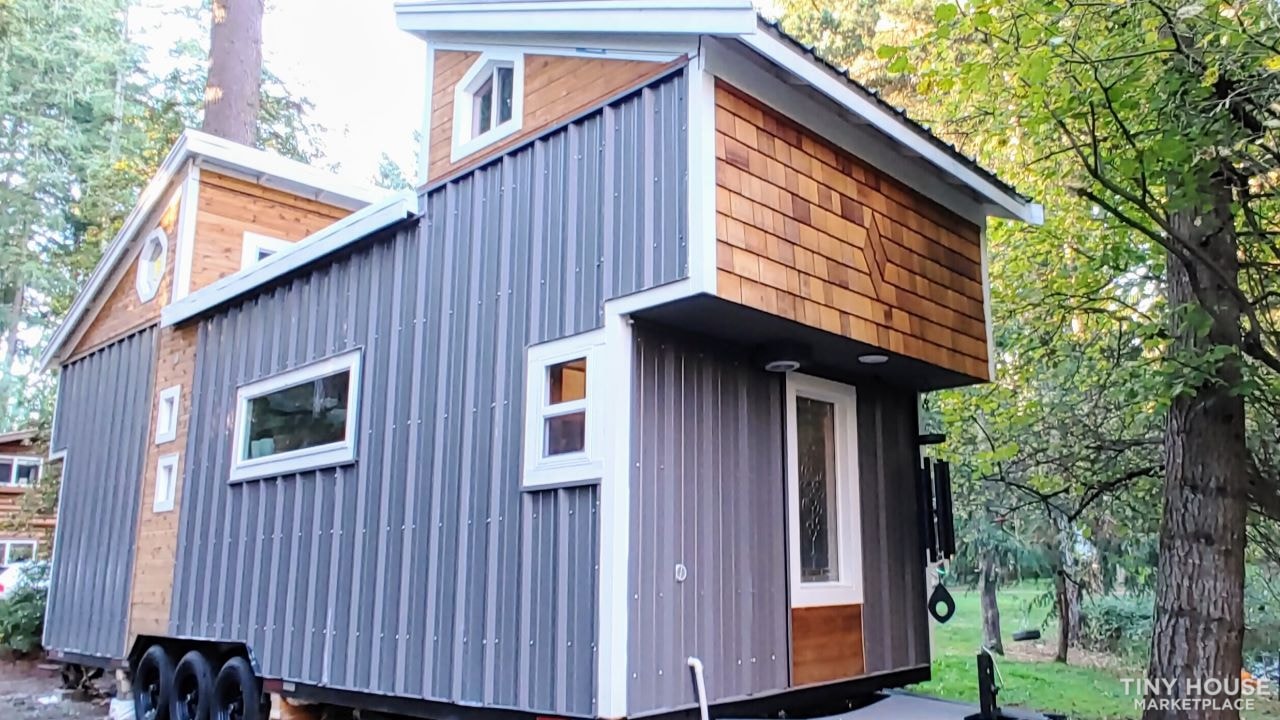 Gorgeous Craftsman Tiny House with Pop Up Roofs! - Image 4 Thumbnail