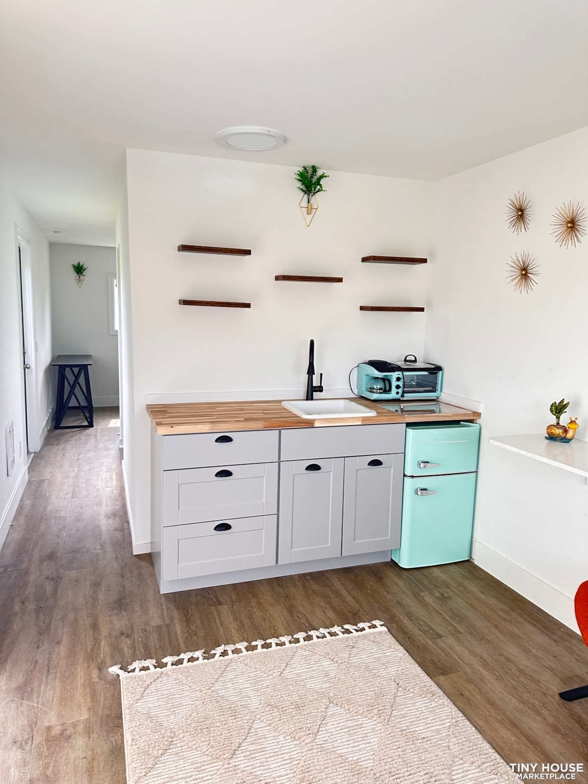 Granny Pod, Backyard Bungalow, Guest House that's bright and welcoming 10x30