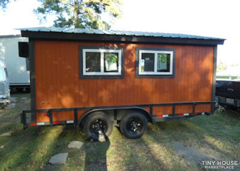 GREAT CAMPER! NEW! 112sq ft. - Image 3 Thumbnail