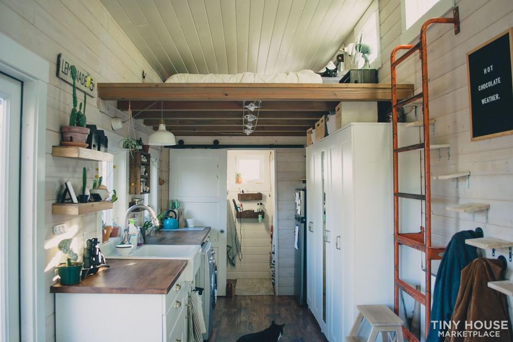 Grey Tiny House in Northern California - Image 2 Thumbnail