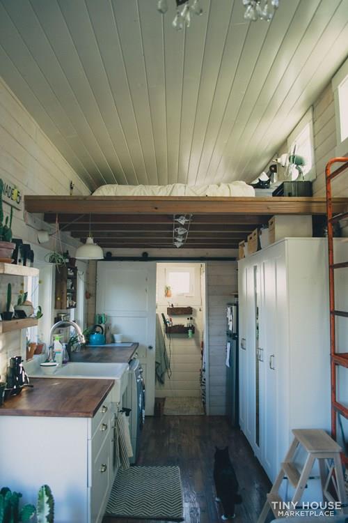 Grey Tiny House in Northern California - Image 3 Thumbnail