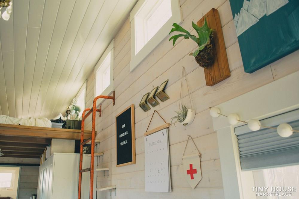 Grey Tiny House in Northern California - Image 4 Thumbnail