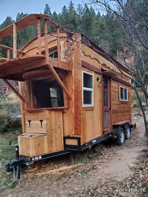 Gypsy  Moon  Caravan ,nomadic  adventures, or permanent dwelling ,one of a kind. - Image 3 Thumbnail