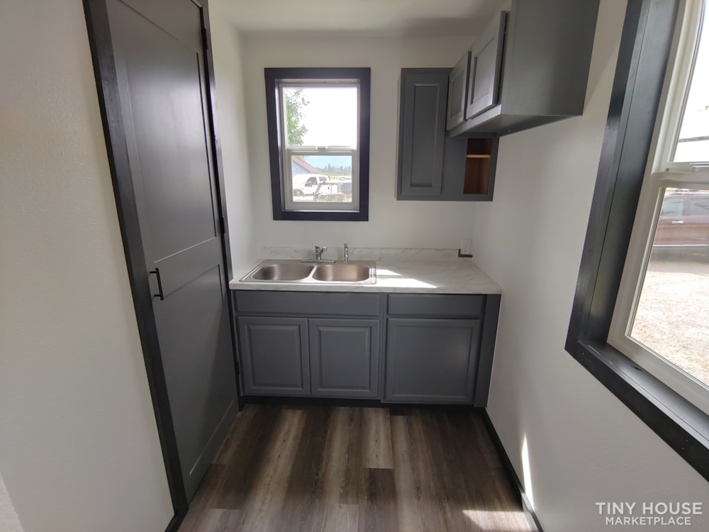 Hand built tiny house  - Image 2 Thumbnail