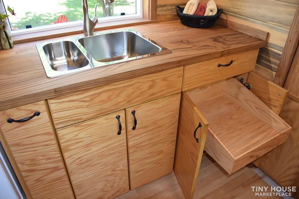 Hand Crafted Tiny House Cabin - Image 4 Thumbnail