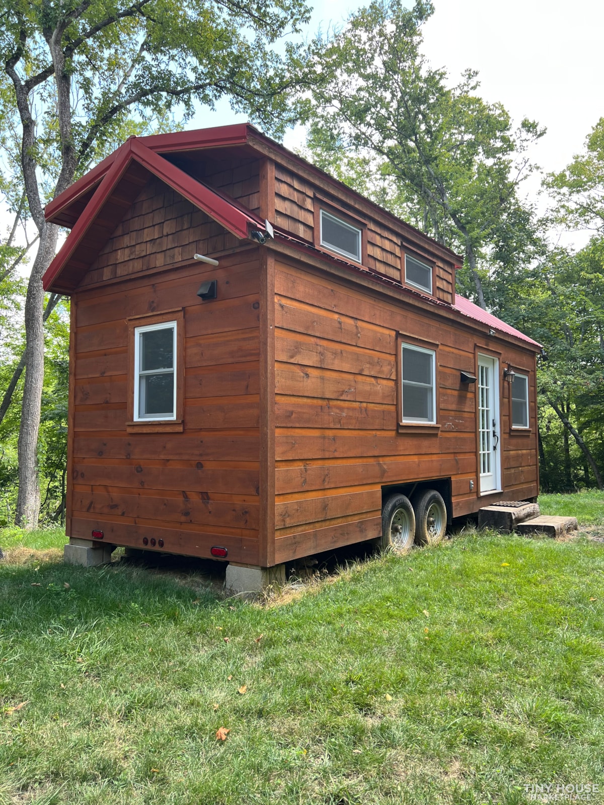 Handmade Luxury Tiny House on Wheels  - Image 2 Thumbnail