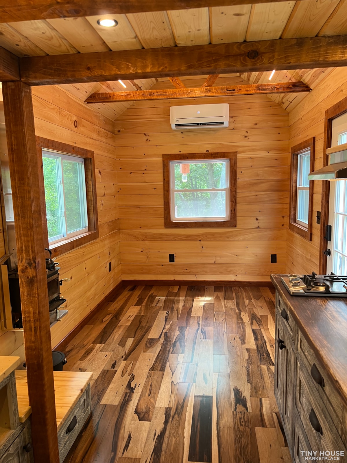 Handmade Luxury Tiny House on Wheels  - Image 4 Thumbnail