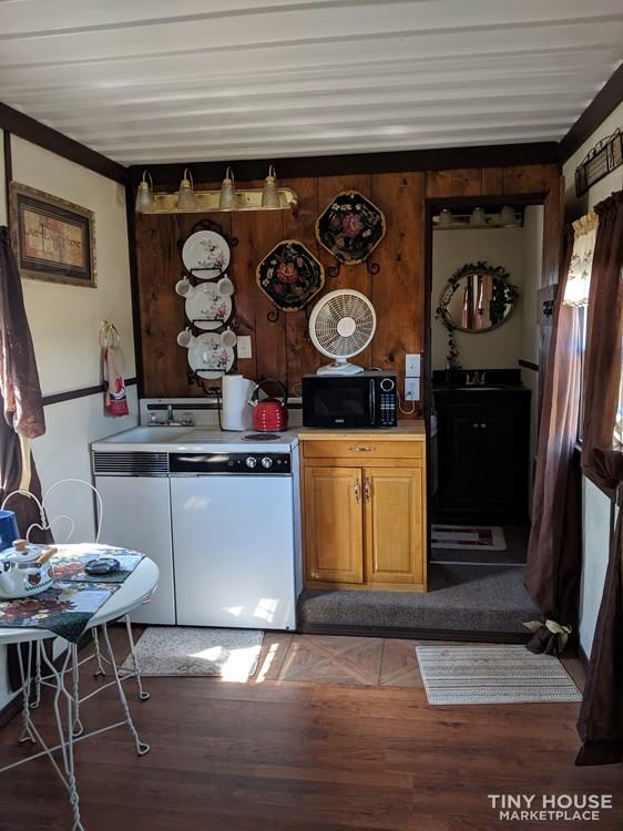 Handmade tiny house 160 sq ft - Image 3 Thumbnail