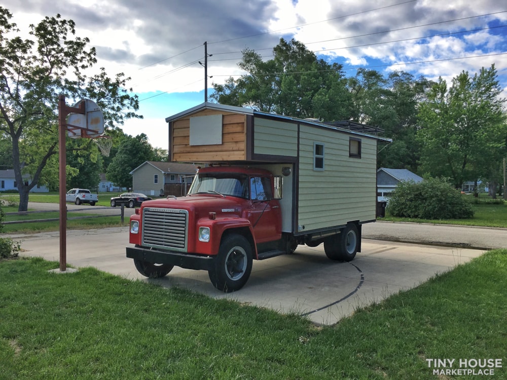 IH Loadstar housetruck/tiny house - Image 4 Thumbnail