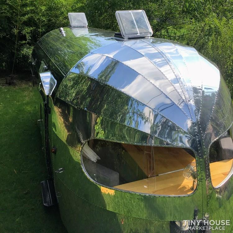 Immaculate rare vintage Airstream kin-- casita, escape pod, work of art - Image 2 Thumbnail
