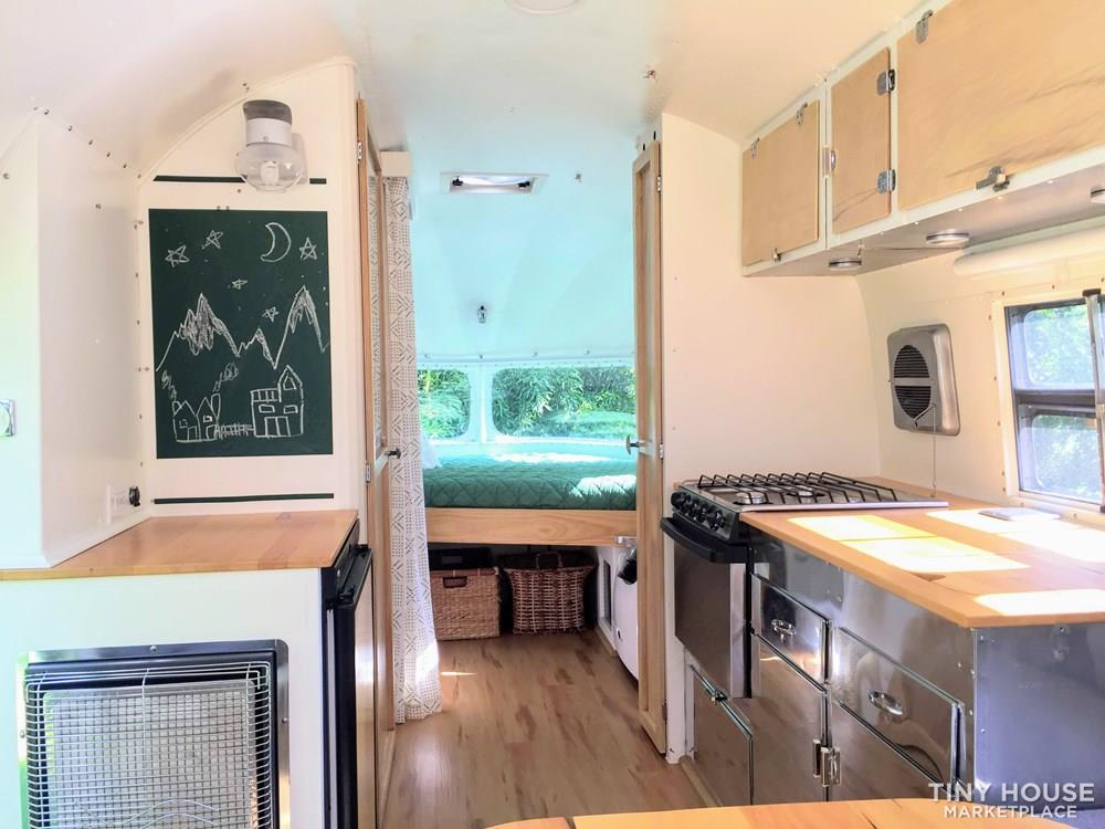 Immaculate rare vintage Airstream kin-- casita, escape pod, work of art - Image 4 Thumbnail