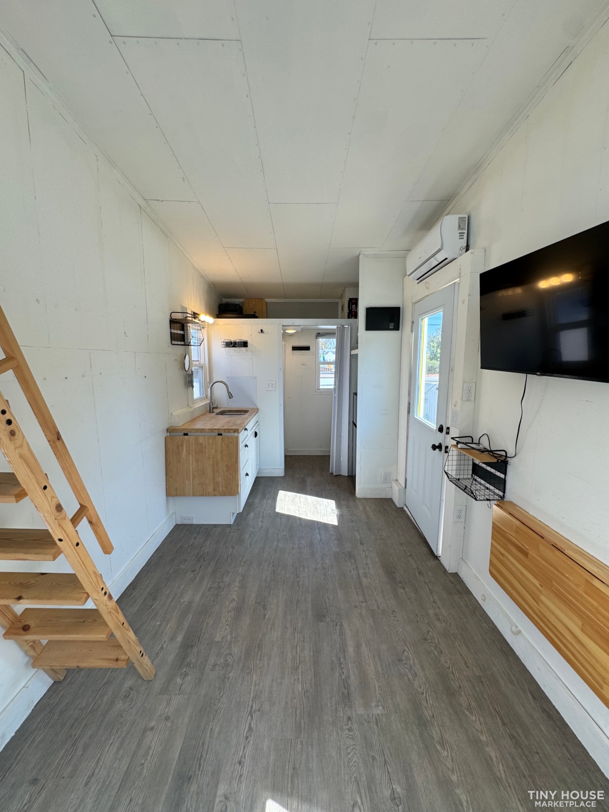 Incredible tiny home on wheels 8’x 20’ with solar panels!  - Image 2 Thumbnail