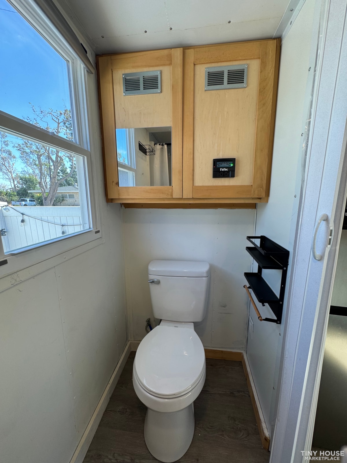 Incredible tiny home on wheels 8’x 20’ with solar panels!  - Image 4 Thumbnail