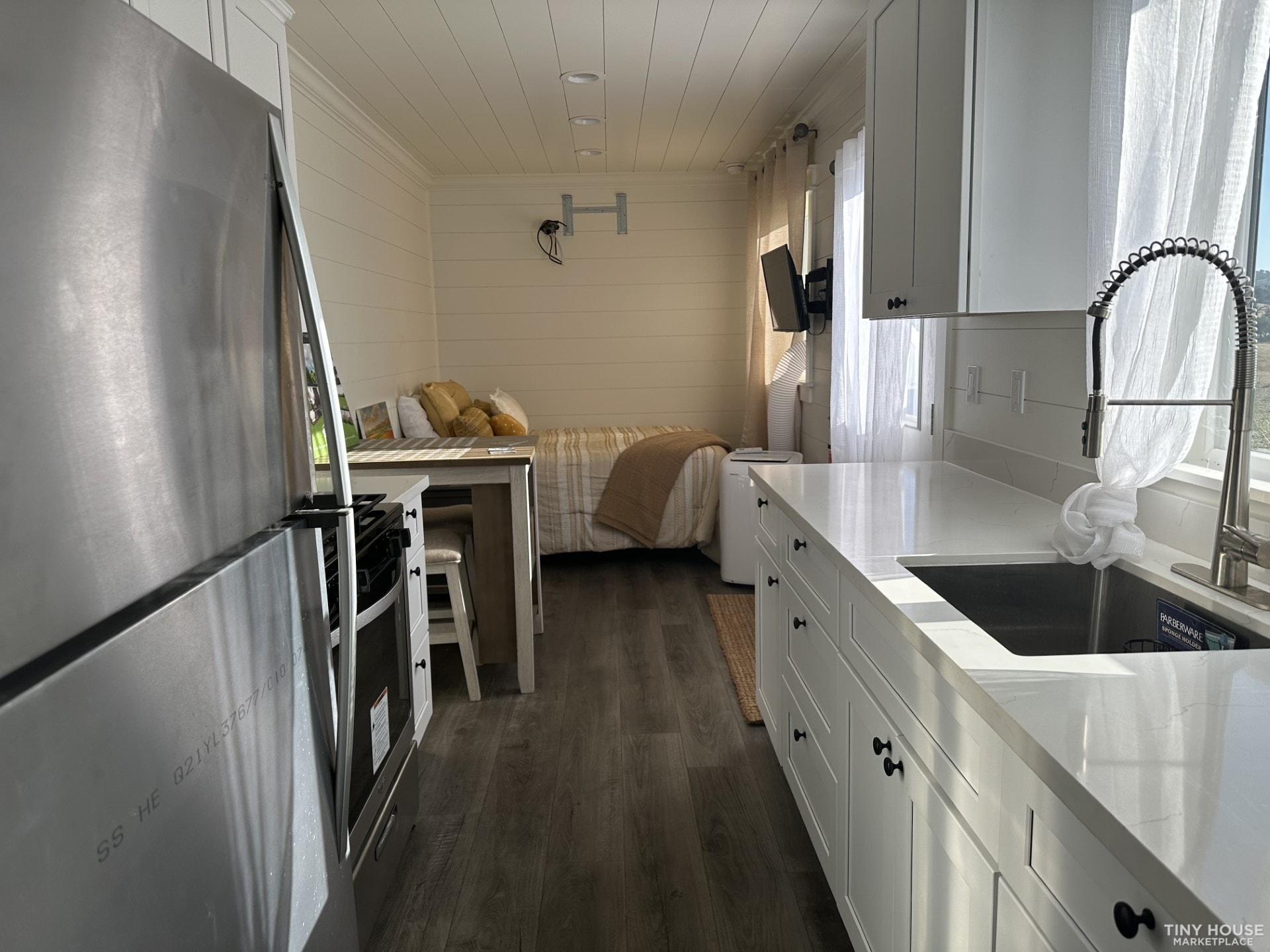 Introducing the "Lola 30" – Your Ideal Tiny Home! - Image 3 Thumbnail
