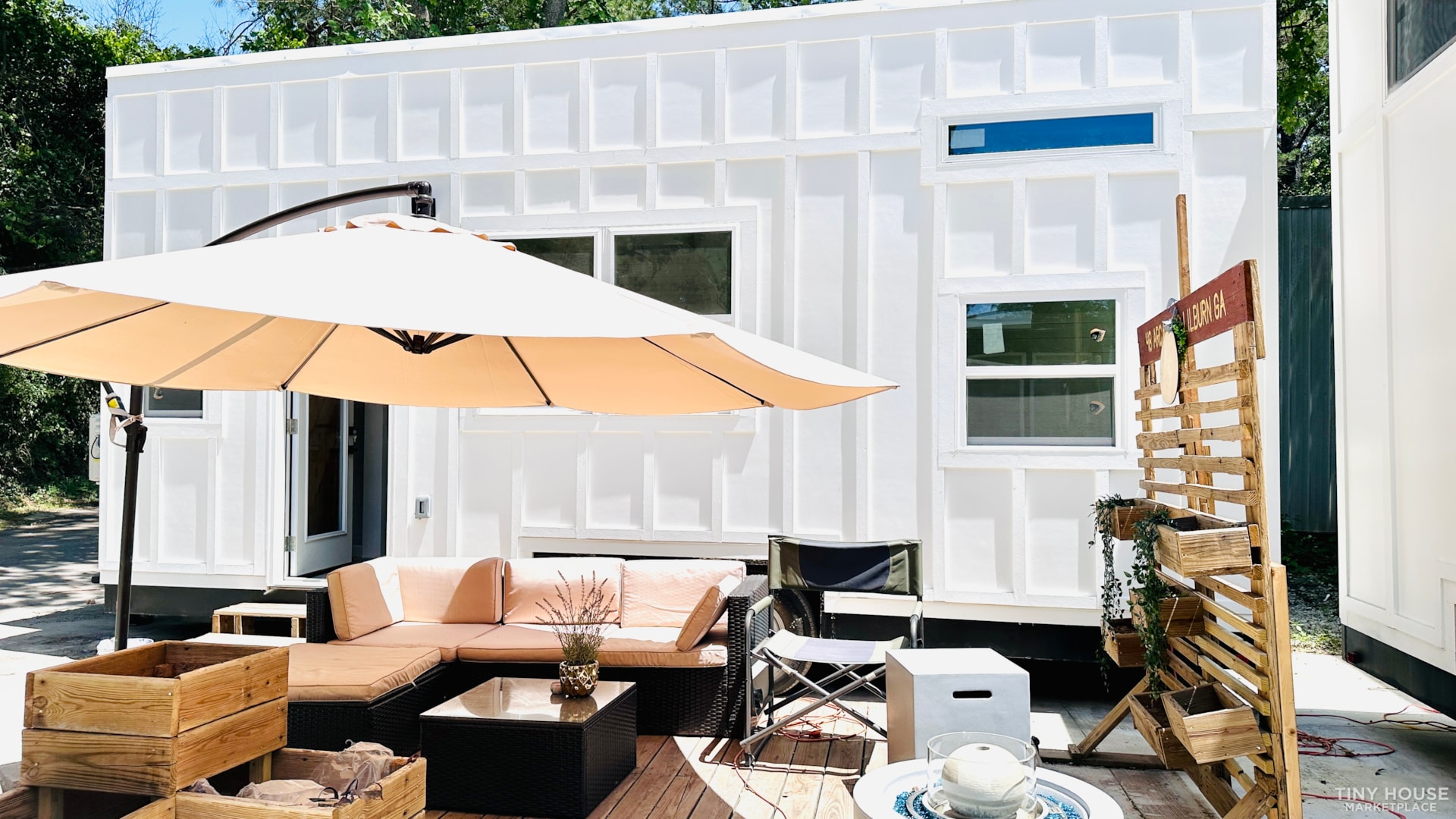 Inviting 24' NOAH Certified Tiny Home on Wheels - Image 2 Thumbnail