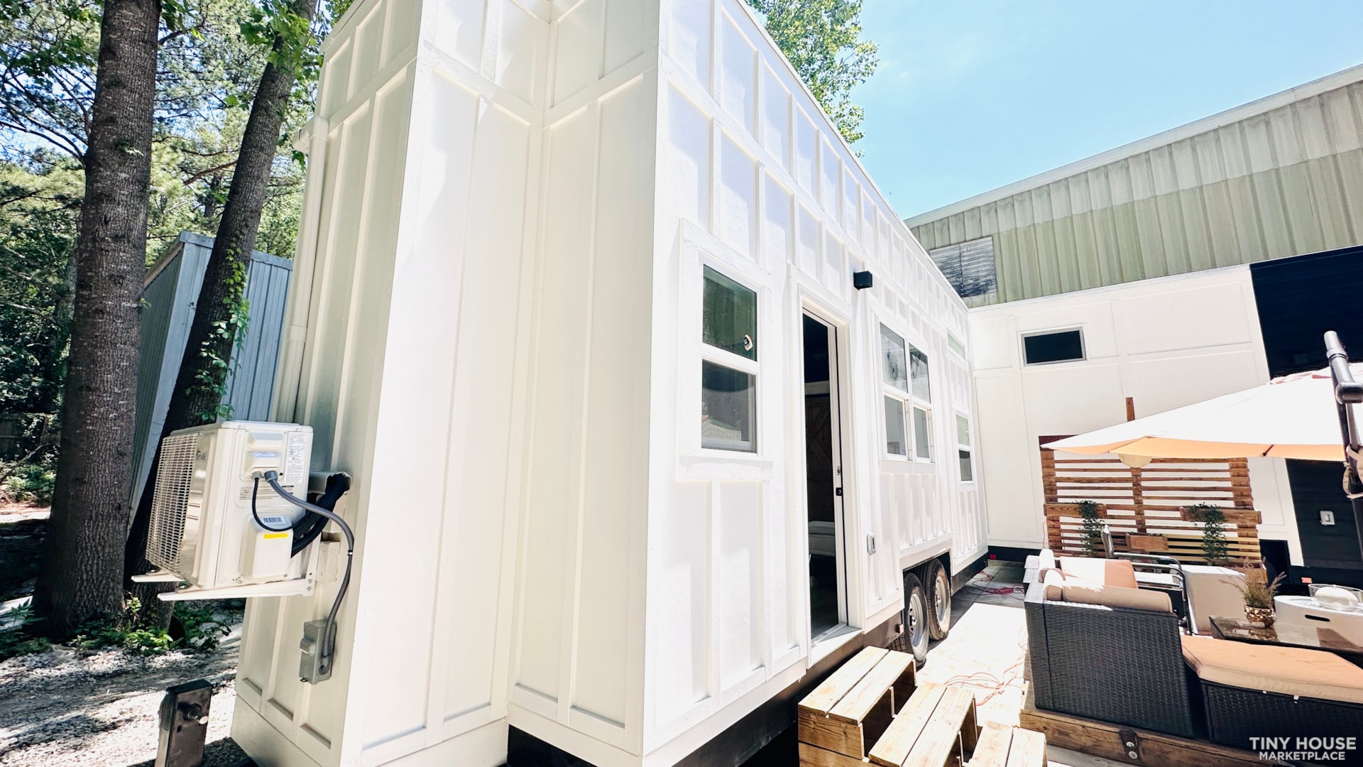 Inviting 24' NOAH Certified Tiny Home on Wheels - Image 3 Thumbnail