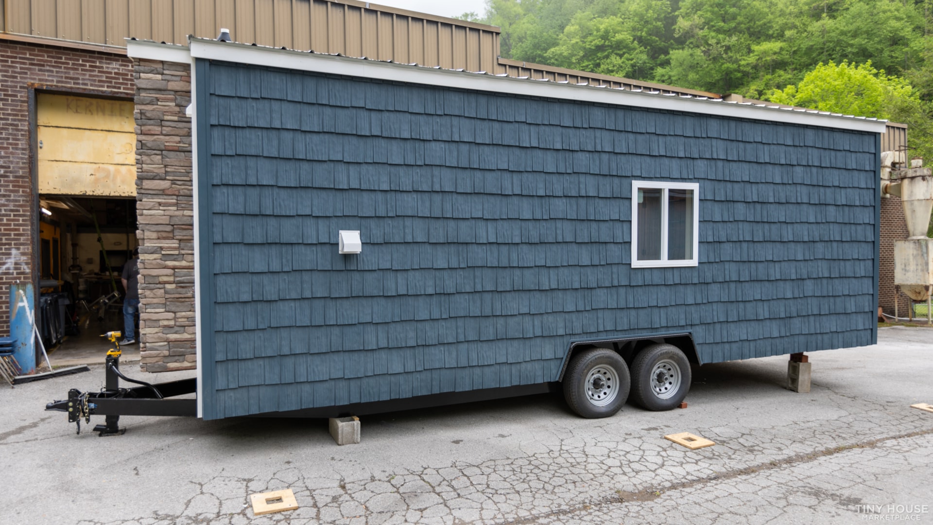 (SOLD!!!!) KVEC (Phelps) NEW 28ft THOW (Downstairs Bedroom) - Image 4 Thumbnail