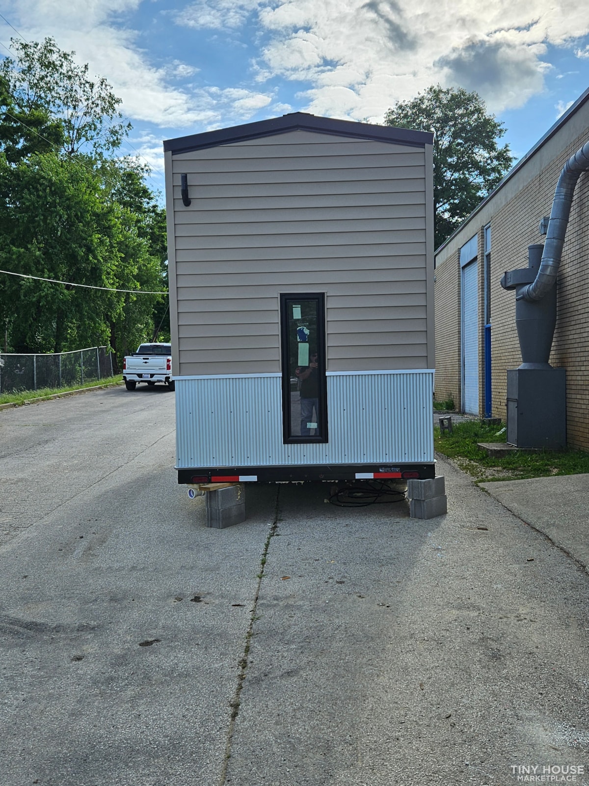 (SOLD!!) KVEC (Wolfe Co.) New 24ft THOW - Image 4 Thumbnail