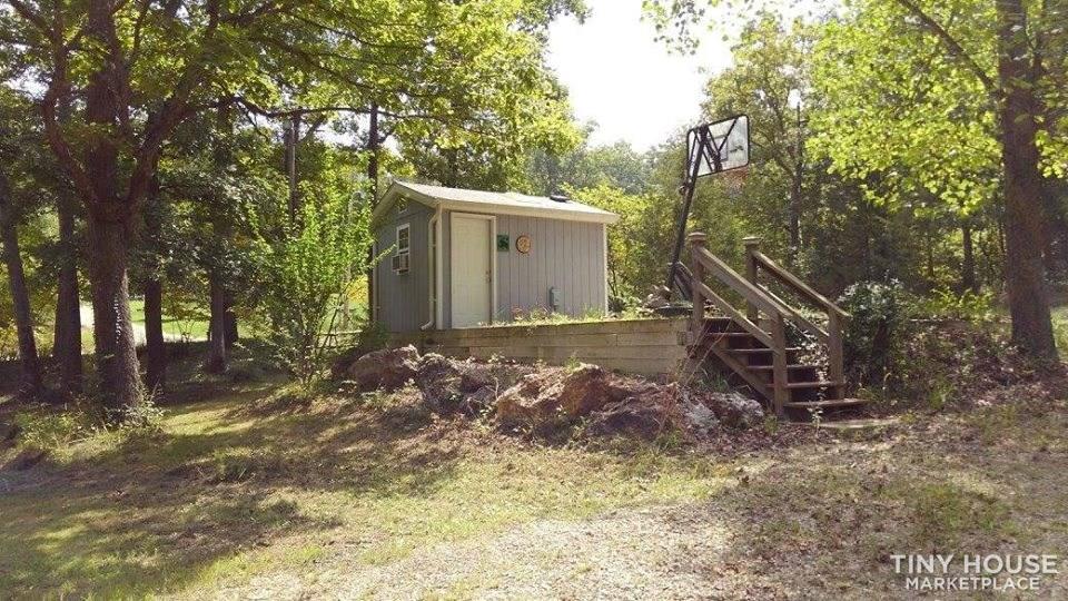 LAKE PROPERTY LONEDELL LAKES WITH 2 TINY SLEEP/BUNK HOUSES LOTS OF POTENTIAL