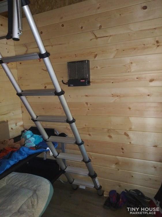 Lakefront micro cabin - Image 3 Thumbnail
