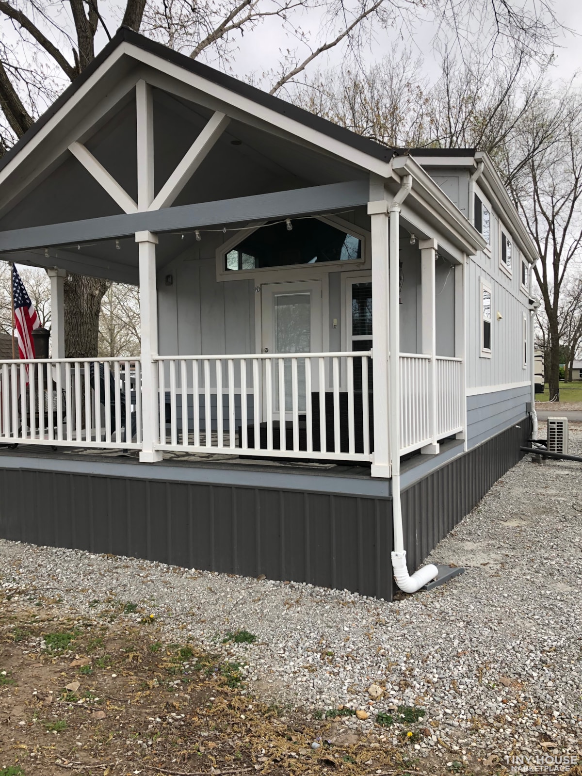 Lakeside 1bed, 1 bath elegant well maintained Tiny Home available NOW. - Image 1 Thumbnail