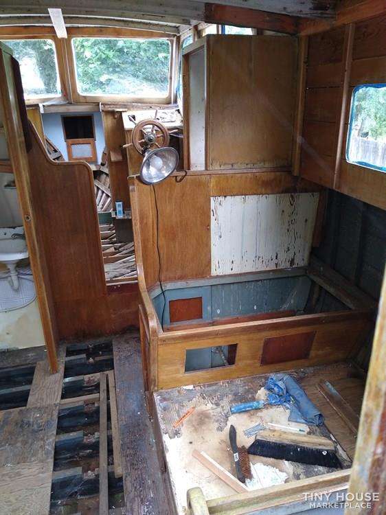 Land Yacht 32' Monk Tri-Cabin Conversion - Image 4 Thumbnail