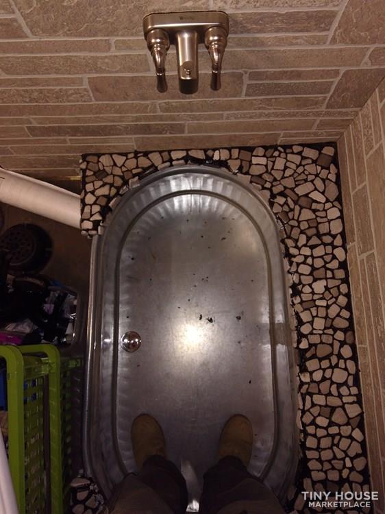 Large Bath and Queen Loft - Image 3 Thumbnail