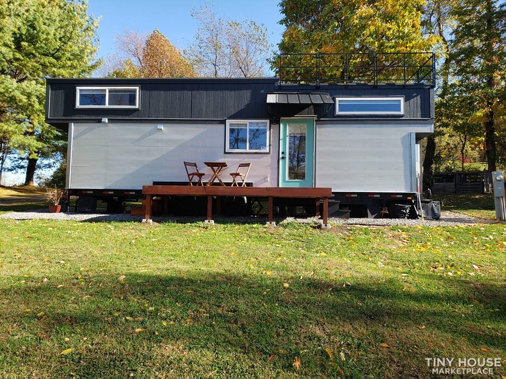 Large Modern Cozy Tiny Home 