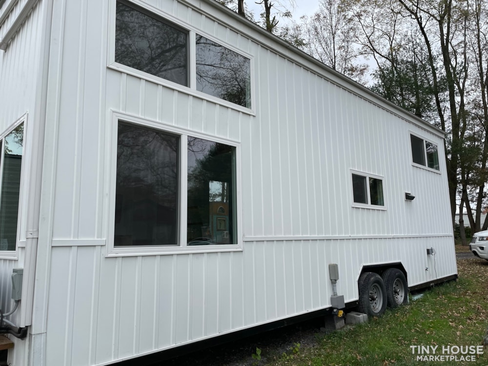 Light and bright tiny home  - Image 2 Thumbnail