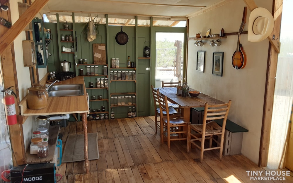 Little house on the desert prairie - Image 3 Thumbnail