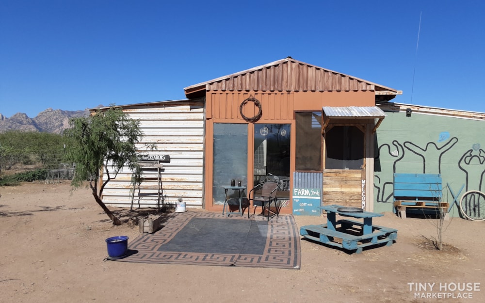 Little house on the desert prairie - Image 1 Thumbnail
