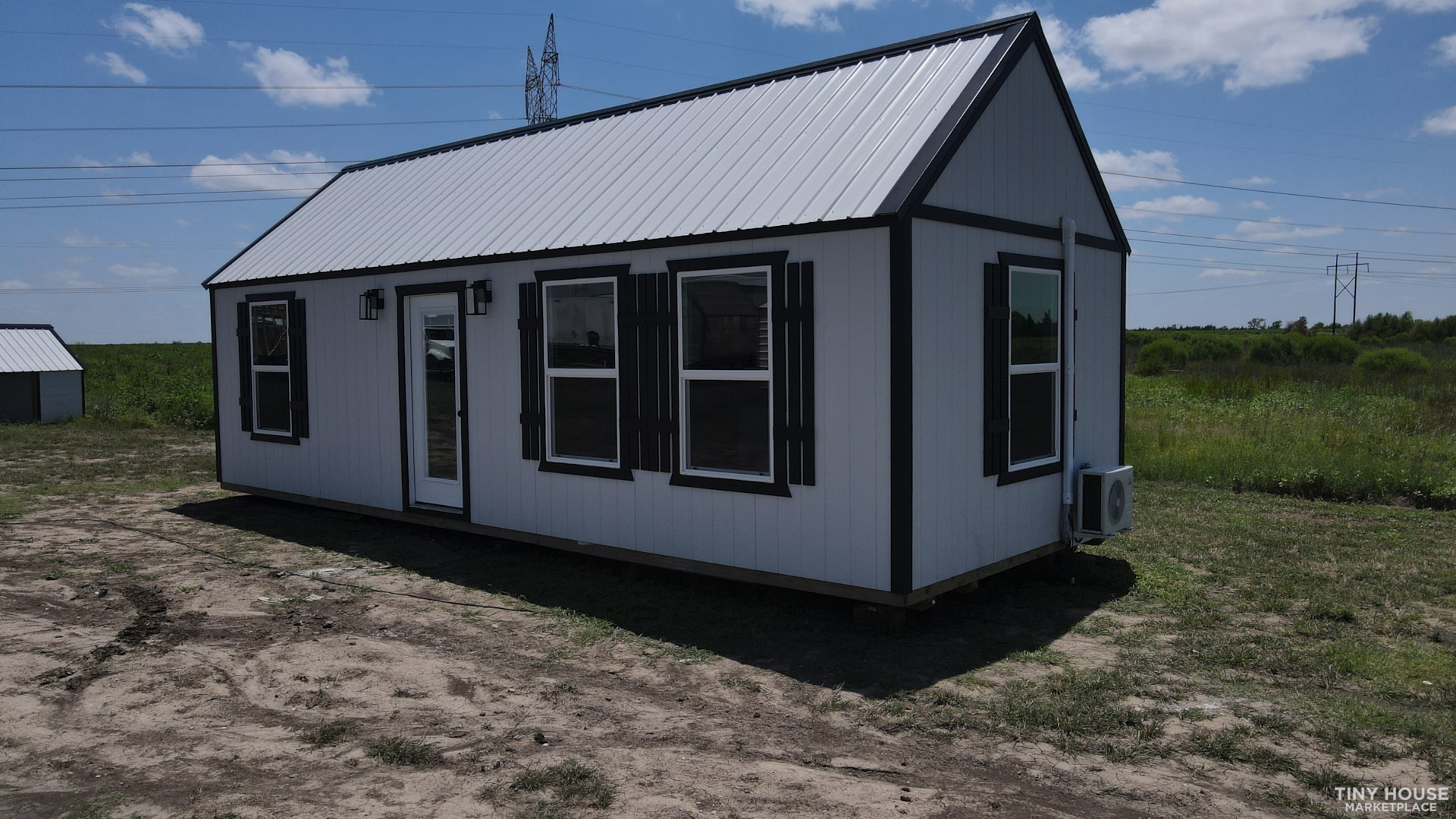 New Tiny House - Image 1 Thumbnail