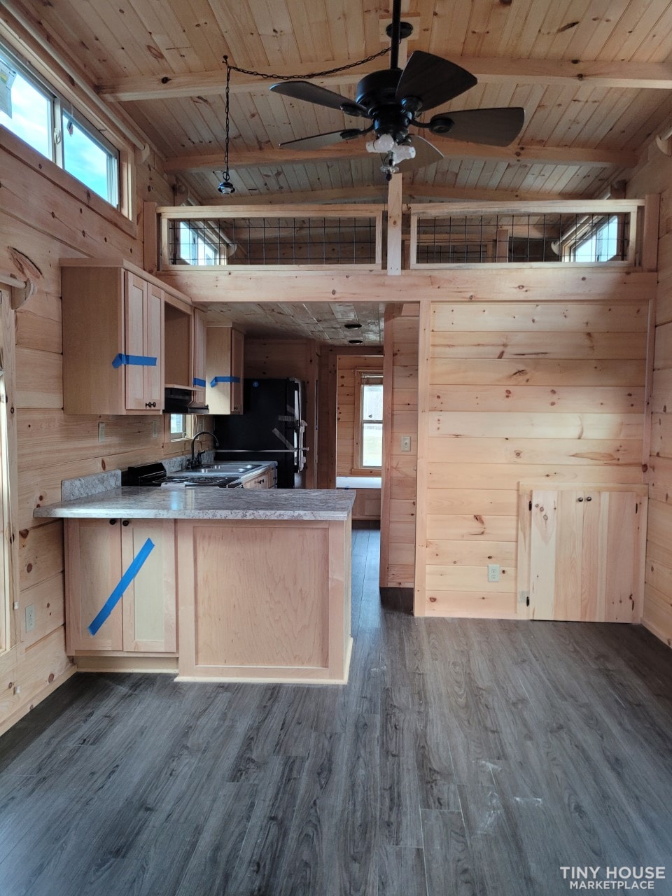 **SOLD***  Log Cabin #1564 ready to go! Top Line floor plan, Park Model RV - Image 3 Thumbnail