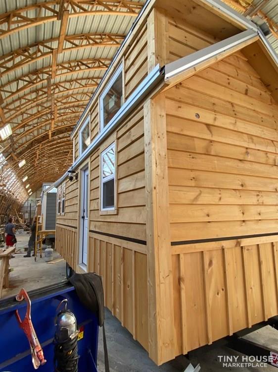 Lovely 9 x 22 Tiny Home on Wheels - Image 2 Thumbnail