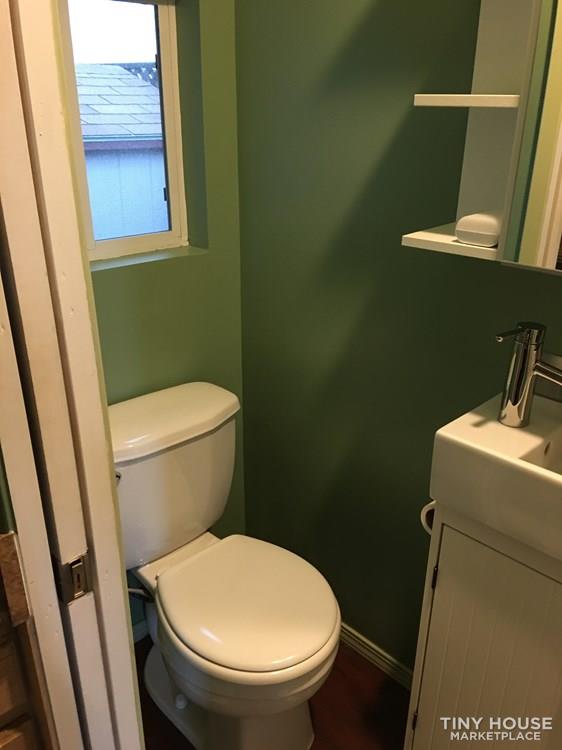 Lovely & Cozy Tiny Home - Image 4 Thumbnail