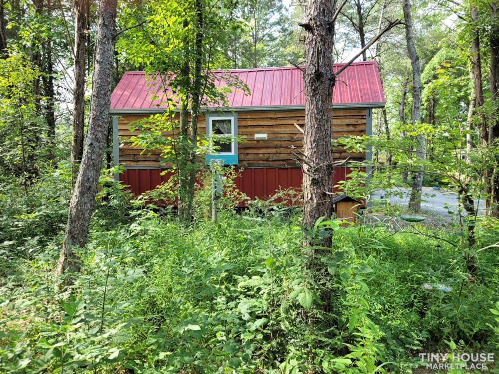 Lovely Rustic Little Farmhouse Tiny House On Wheels - Image 3 Thumbnail