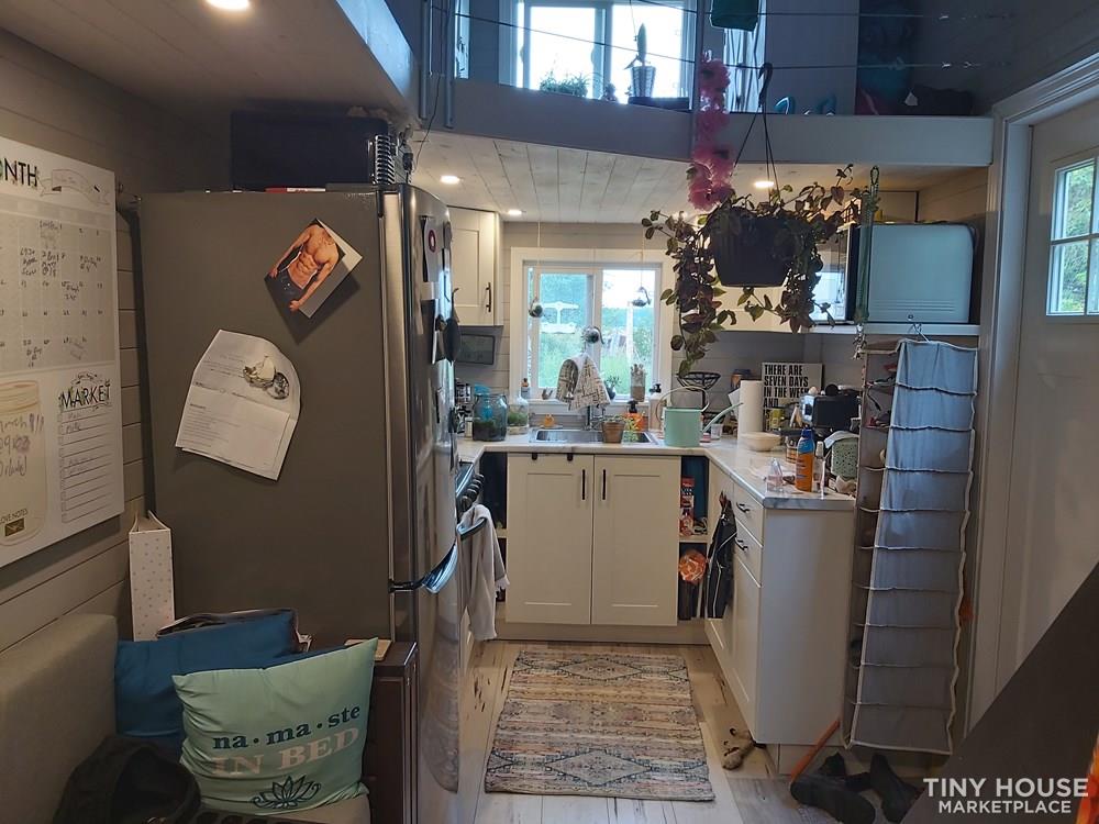 Lovely tiny home on wheels - Image 3 Thumbnail